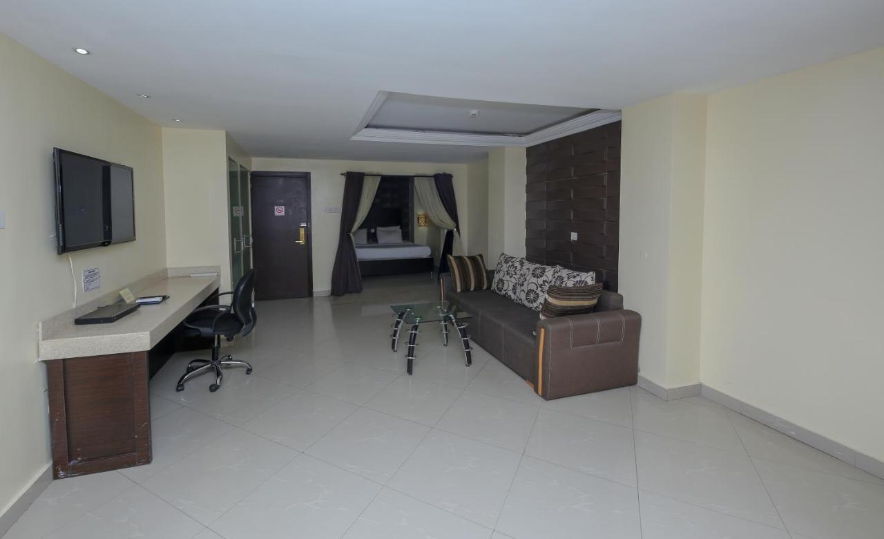 Ksf Place Alaka Lagos Ngoại thất bức ảnh