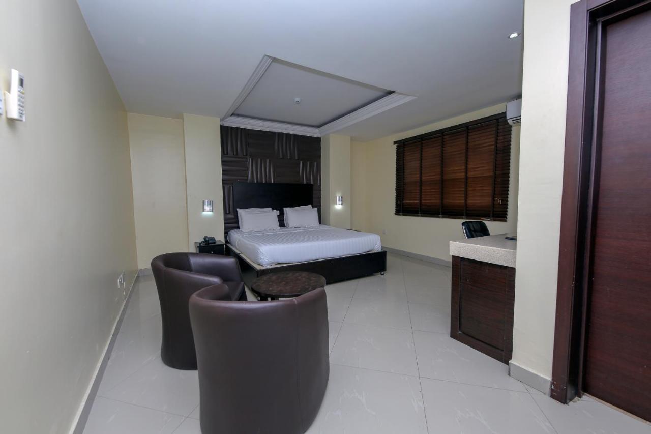 Ksf Place Alaka Lagos Ngoại thất bức ảnh