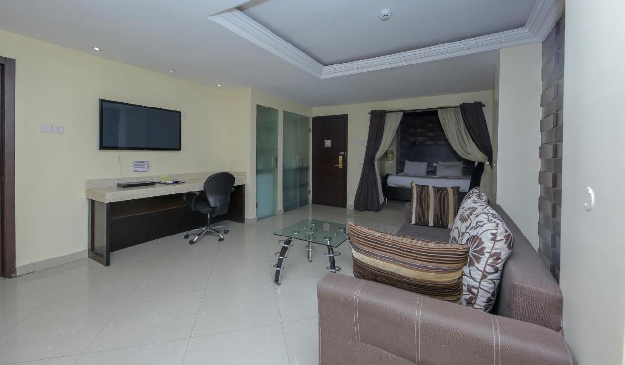 Ksf Place Alaka Lagos Ngoại thất bức ảnh