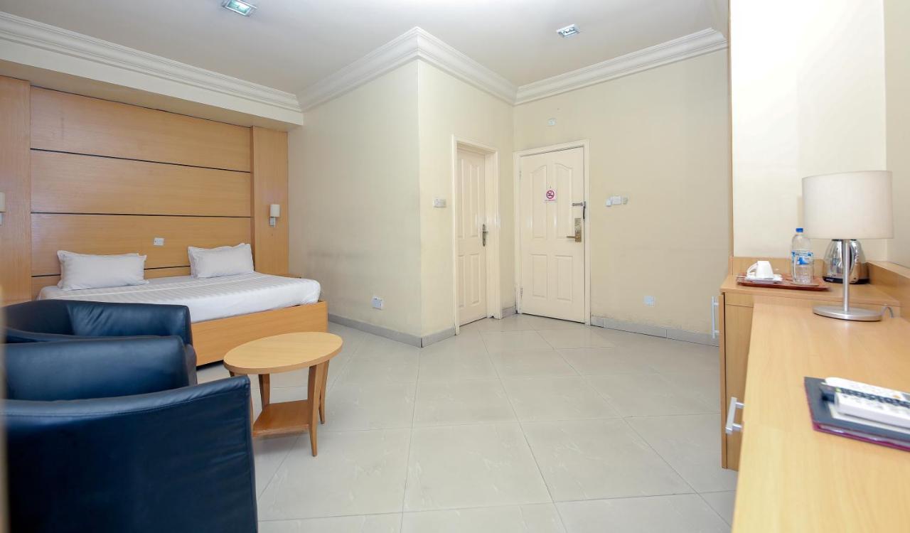 Ksf Place Alaka Lagos Ngoại thất bức ảnh