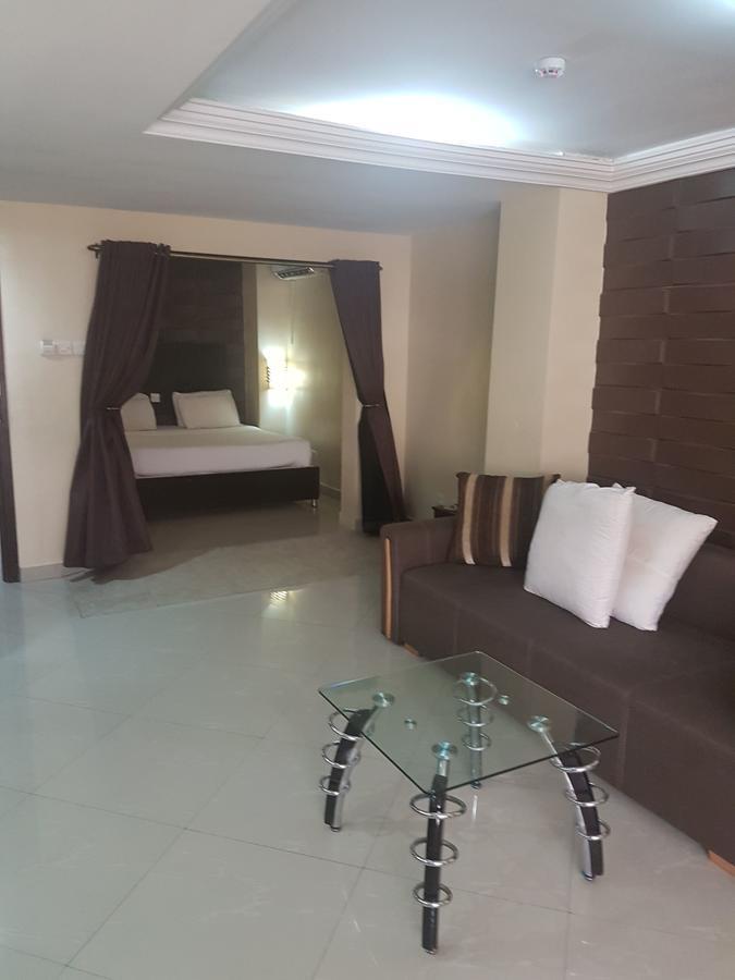Ksf Place Alaka Lagos Ngoại thất bức ảnh