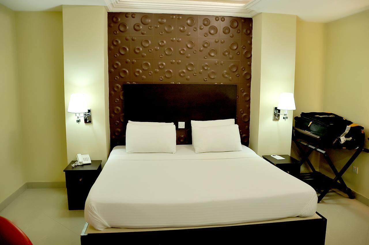 Ksf Place Alaka Lagos Ngoại thất bức ảnh