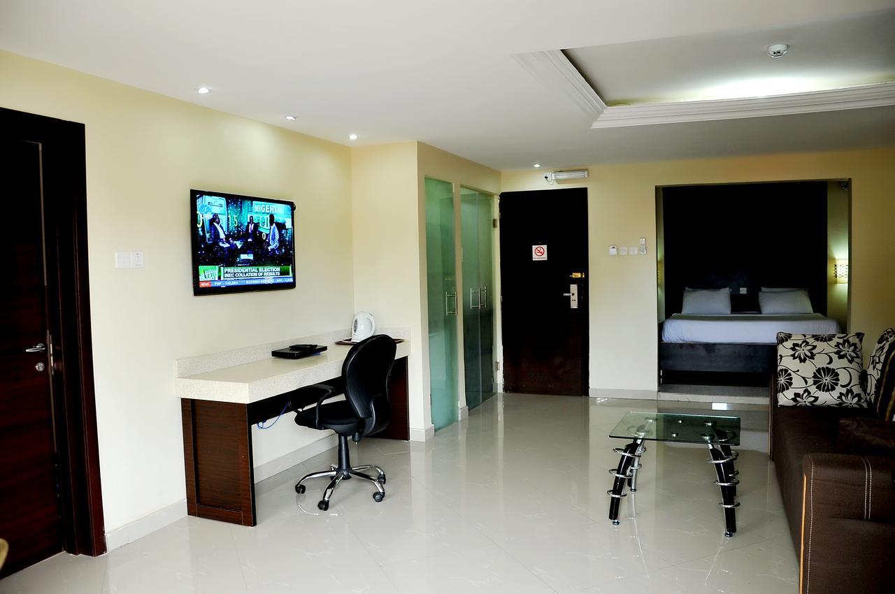 Ksf Place Alaka Lagos Ngoại thất bức ảnh
